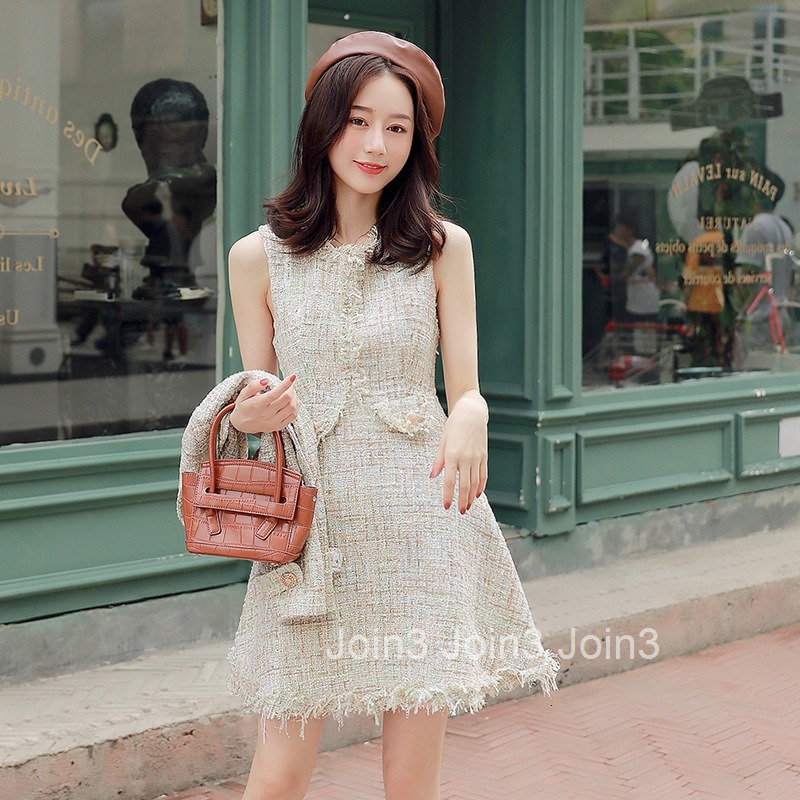 Autumn and winter celebrities fashion temperament fried street small fragrant milk suit womens Woolen short coat vest dress two dates