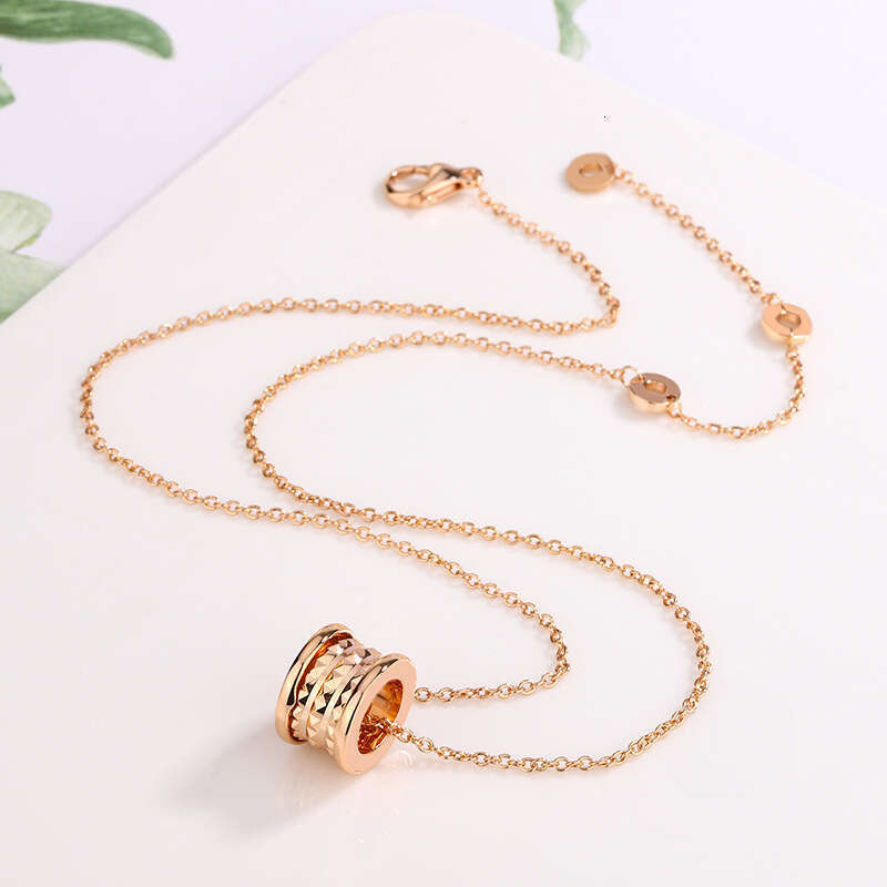 V High Edition Necklace for Women, Rose Gold Plated, High-End Light Rivet Small Waist Pendant