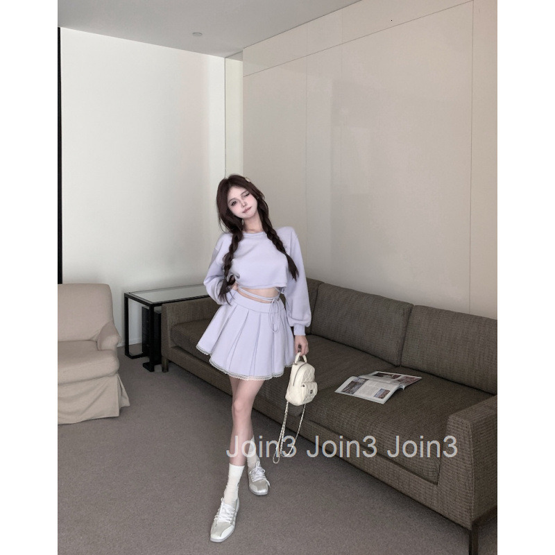 Autumn Winter New Slim Fit Sweet and Spicy Short Round Neck Long Sleeve Pullover Sweatshirt Top + High Waist Pleated Skirt Set