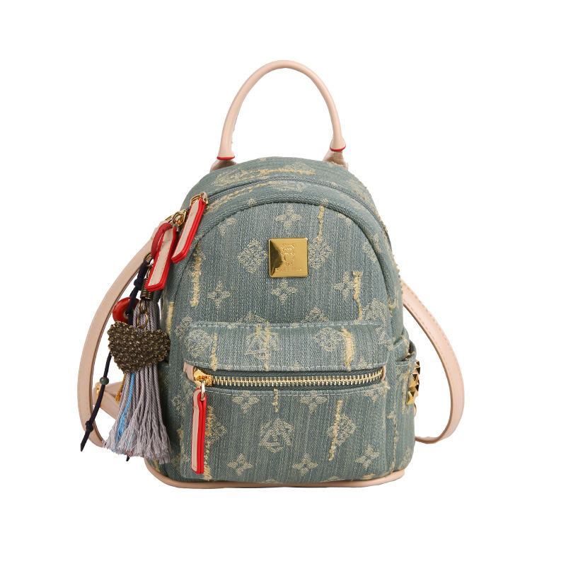This new printed soft leather versatile and trendy small backpack is simple, fashionable, trendy and stylish for commuting. It's a stylish crossb