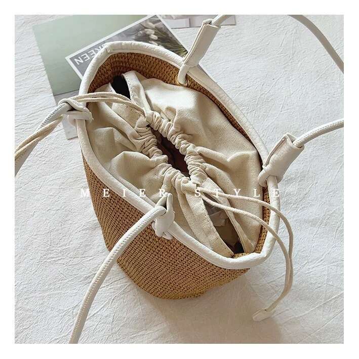 Korean Style INS Straw 2025 New Patchwork Woven Basket Beach Versatile Textured Shoulder Bag