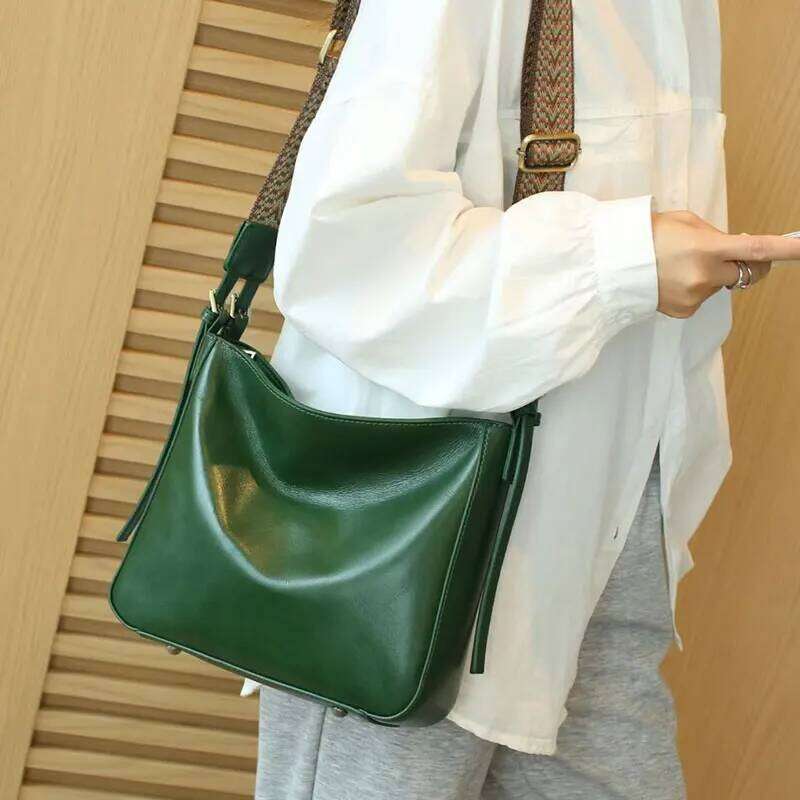 Genuine Leather Women's Designer Shoulder Bag Vintage Style High Quality Cowhide Women Crossbody Bags 8803