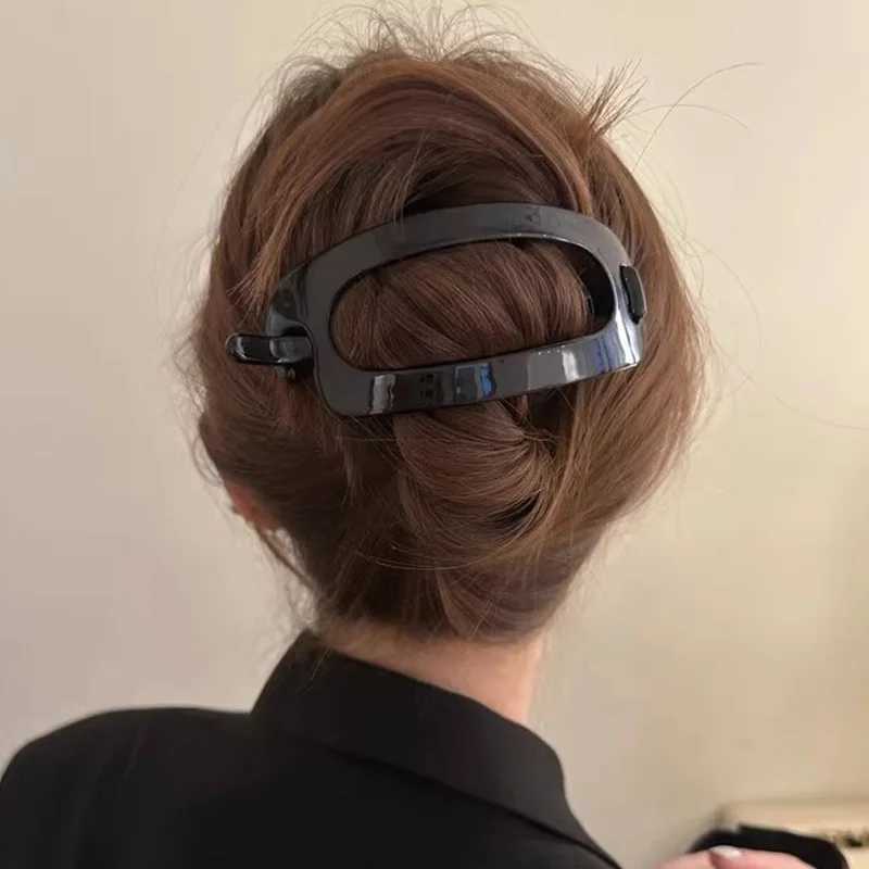 Vintage Solid Hollow Oval Simple Twist Hair Clips for Women Temperament Hair Ornament Headband Hairpin Fashion Hair Accessories Z250729