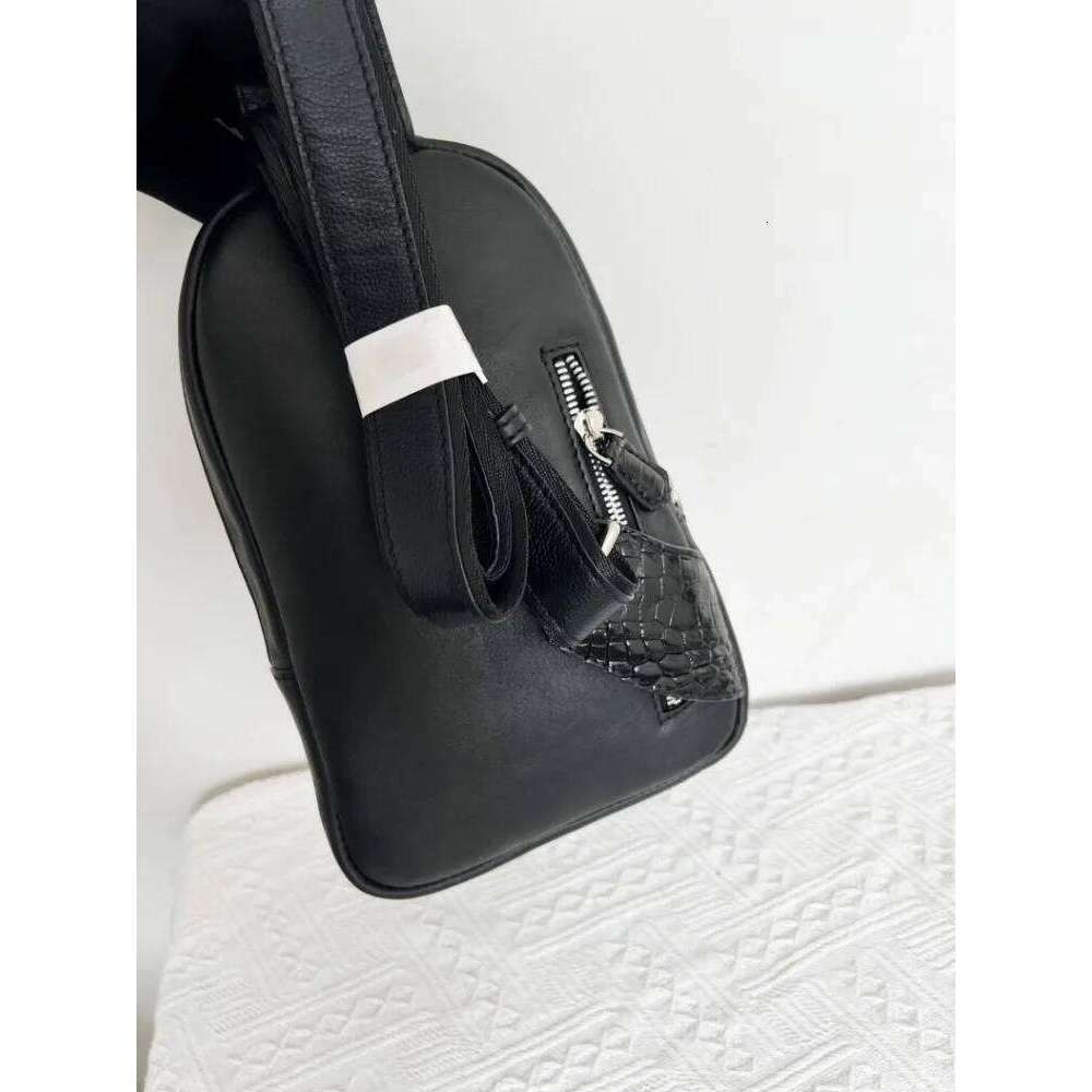 Mens Genuine Leather High Quality Crocodile Skin Casual Motorcycle Chest Bag Hasp Zipper Single Shoulder Crossbody Bags Male