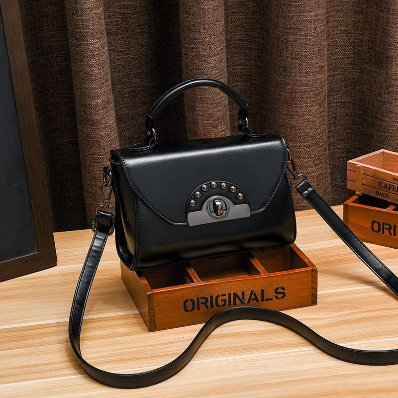 Designer's Luxurious And Fashionable Small Square Bag, Trendy And Fashionable Crossbody Bag, Women's Bag, Popular Shoulder Bag, Casual Saddl