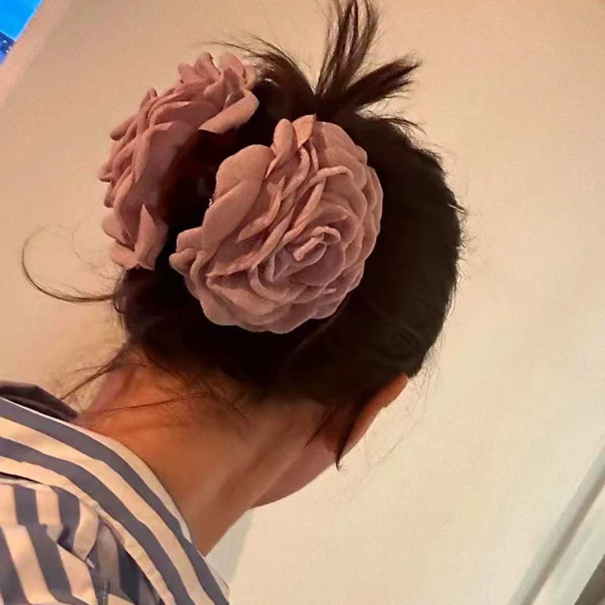 1PC Fabric Rose Flower Hair Claw Clips For Women Girls Hair Clip Barrette Plastic Hair Clamps Headwear Hair Accessories Z250729
