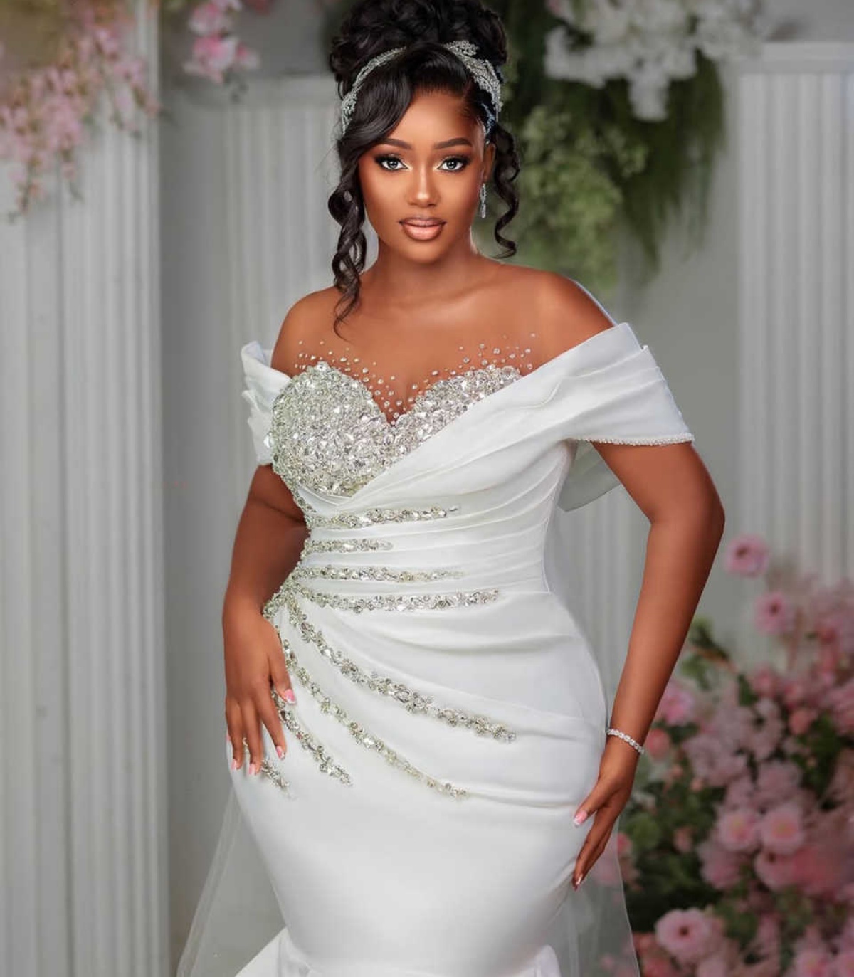 Sparkly Mermaid Wedding Dresses Sleeveless Luxury Crystal Ruched Ruffles Sweep Train Bride Gown Customsized Vestidos De Novia