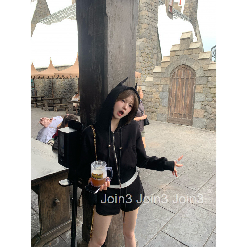 Autumn New Casual Niche Hooded Jacket Short Top + Elastic Waist Shorts Two-Piece Set for Women