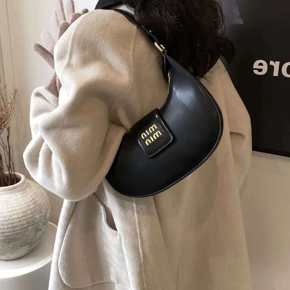 Designer 2025 Shoulder High Quality Women's handbag Purse Leather Metal badge Hobo Crossbody Black Classic Underarm Bag Shopping bag