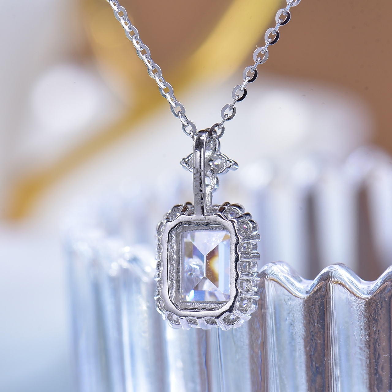 925 Sterling Silver Four - leaf Clover Emerald - cut Moissanite Pendant - Premium Lab - Grown Gemstone, Unique Design