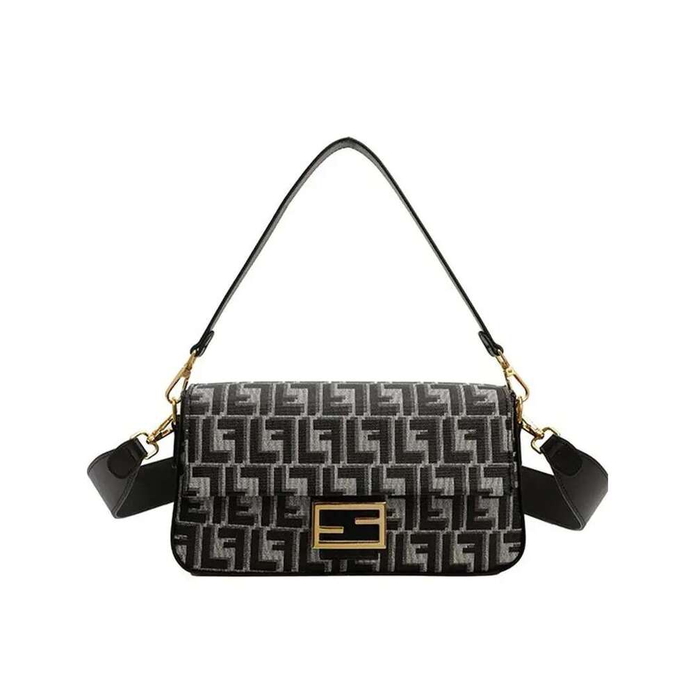 Designer free shipping 2025 fashion casual light high-end texture small square single shoulder crossbody bag for women