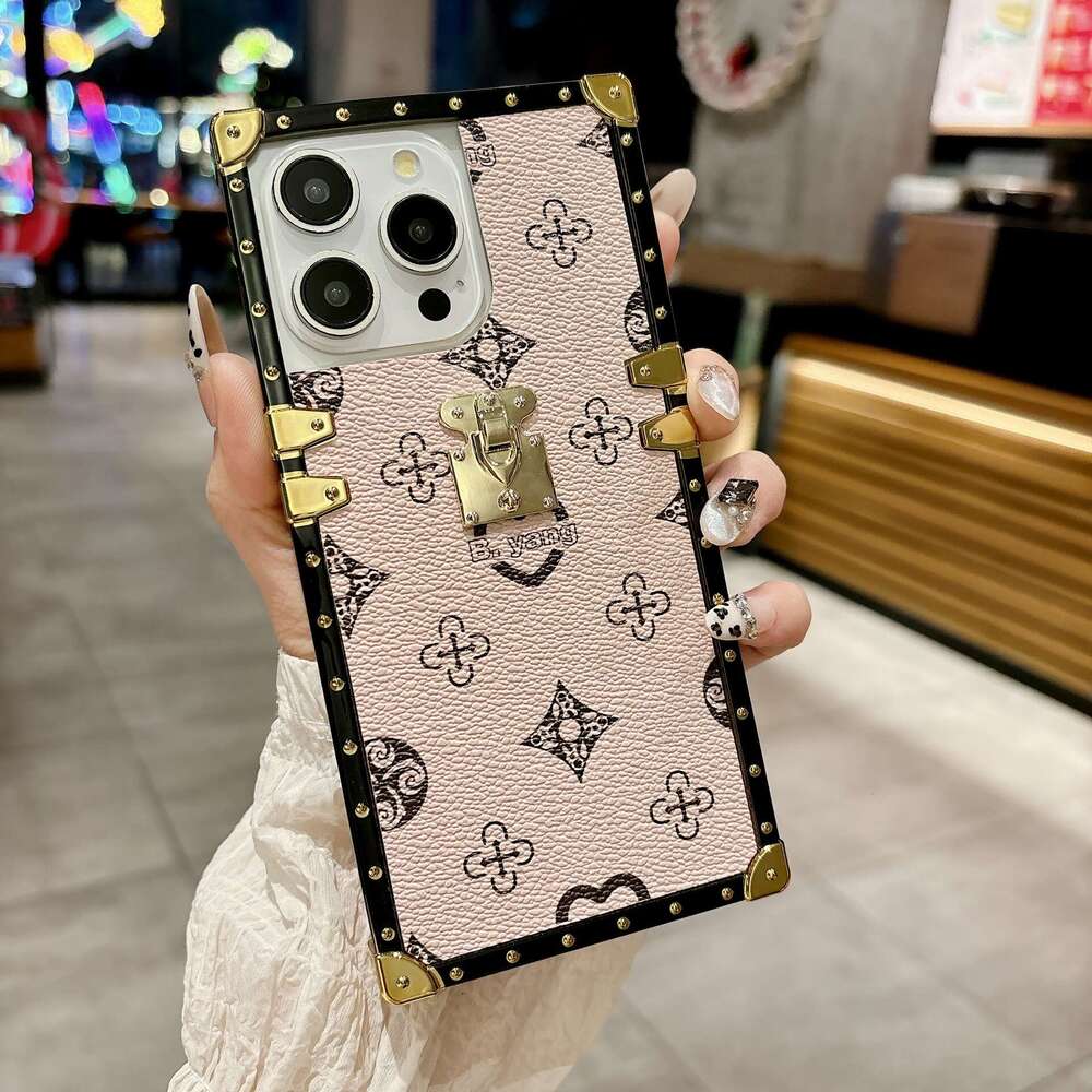DHgadgets Suitable for iPhone 16 Classic Leather Texture Heart Pattern Presbyopia Apple 15 Samsung S25U Phone Case