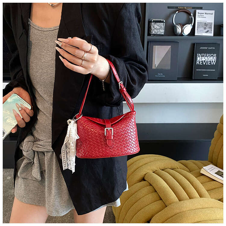 2025 Summer Solid Color Trend New Fashion Woven Designer Single Shoulder Handheld French Fries Pillow Bag