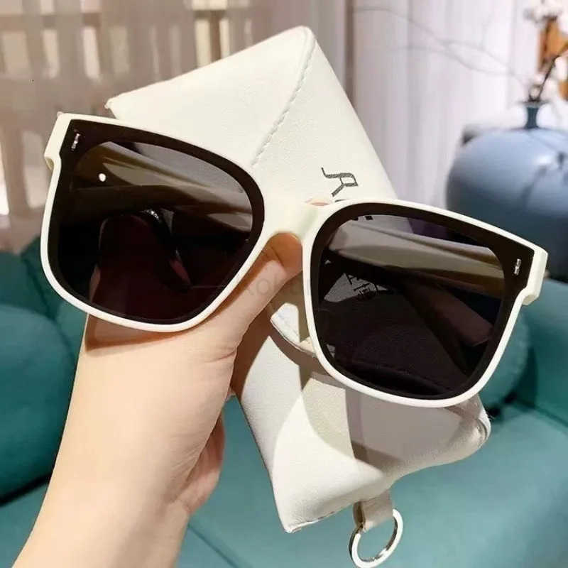 Fashion Fit Over Sunglasses Oversize Wear To Cover Over Glasses Suitable for Nearsightedness Women Men (NO CASE) M250729