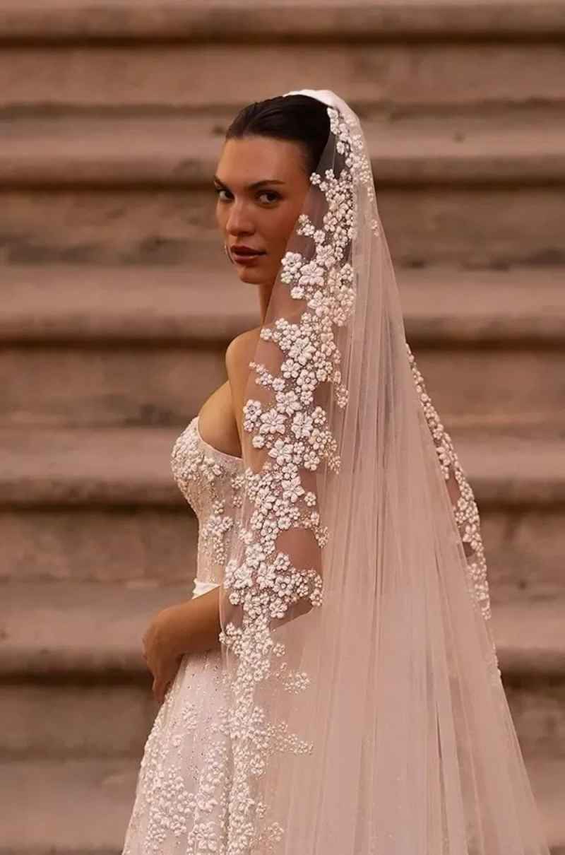 Dreamy Customized One Layer Cathedral Length Wedding Veil 3D Flowers Appliques Elegant Bridal Veils Wedding Accessories