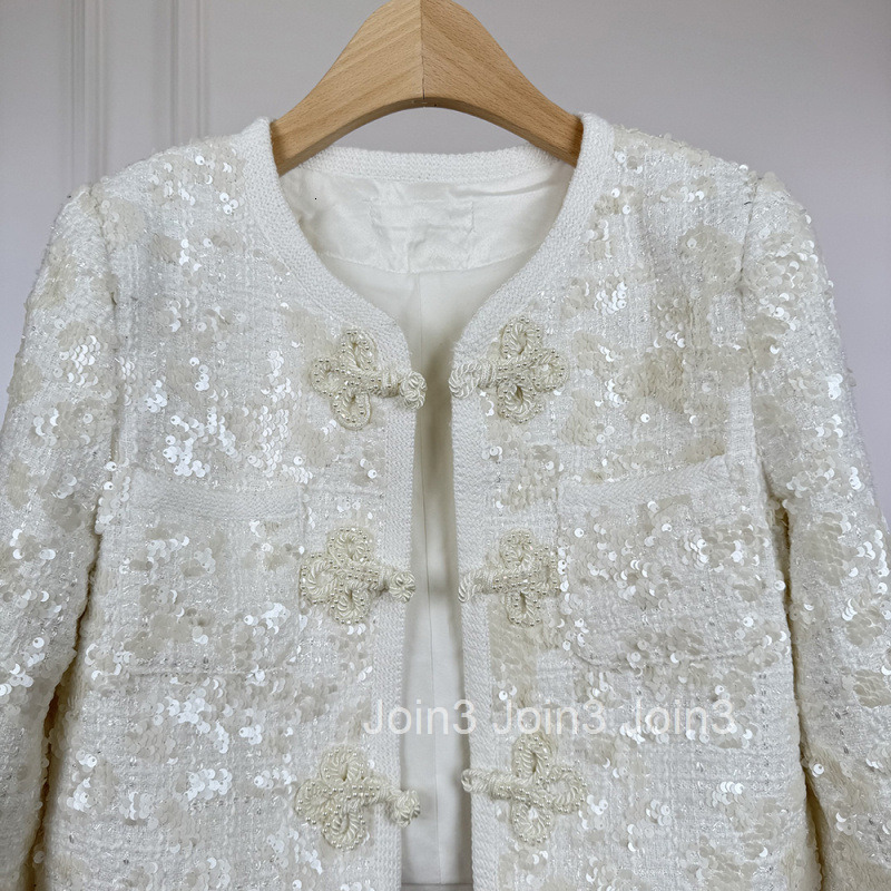 2025 New Chinese Style Small Fragrance White Scale Short Tweed Jacket Slimming High-end Women
