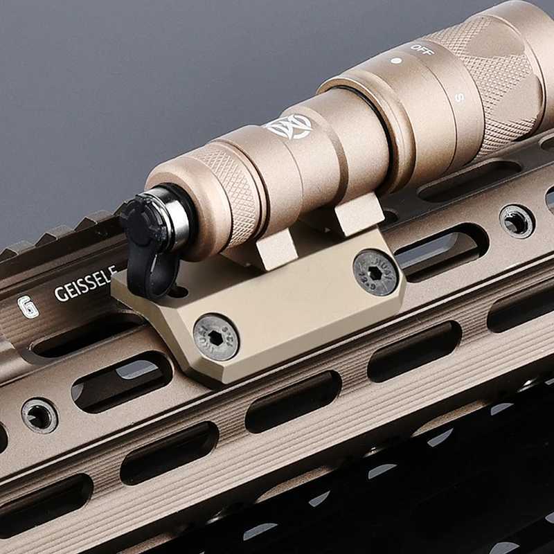 Airsoft Flashlight Fit SMR Rail Mini Scout Light Offset Side Mount For M300 M600 Weapon Light Base Accessories XJ250728