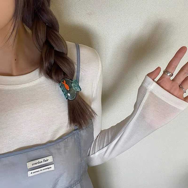 Funny Cute Fish Acetate Hair Claw Clip Small Size Transparent Color Animal Geometric Hair Clips Half Hair Women Hair Accessories Z250729