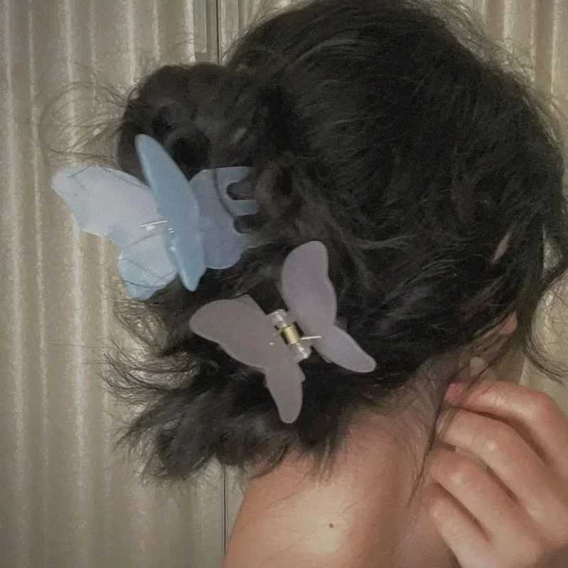 Butterfly Acrylic Hair Claw for Women Girls Solid Color Sweet Matte Hair Clips Crab Simple Fashion Korean Chic Hair Accessories Z250729