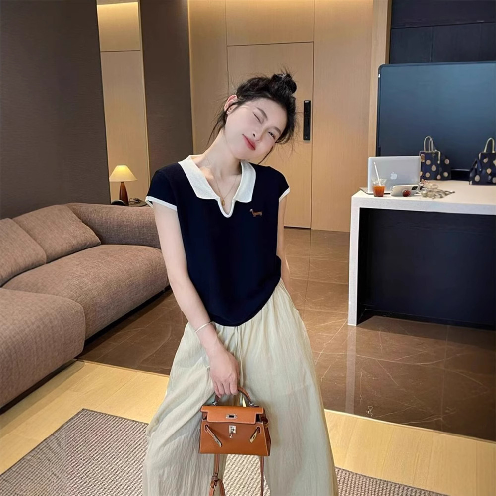 2025 Blue Ice Silk Collar Women's T-shirt Summer Regular Shoulder Color blocked Embroidered Short Sleeve Knitted V-neck Short Top New Designer T-