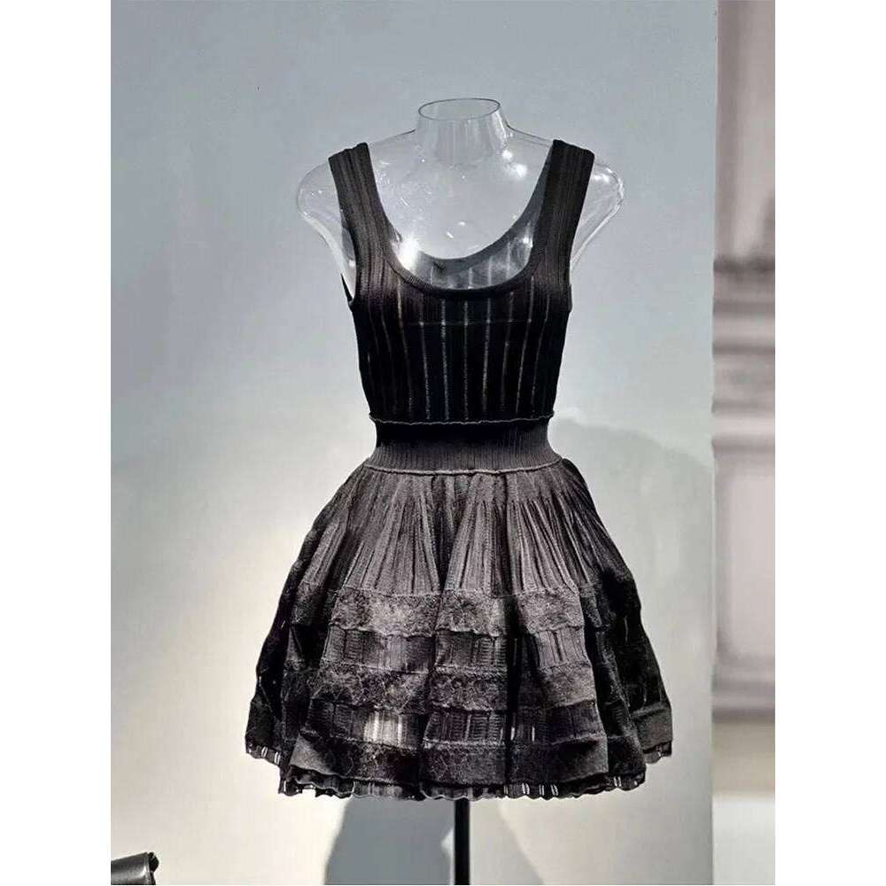 Designer Clothing 2025 High-End New Short Women's Summer French Style Exquisite Design Sense Niche Sleeveless Vest Ing Dress 2024