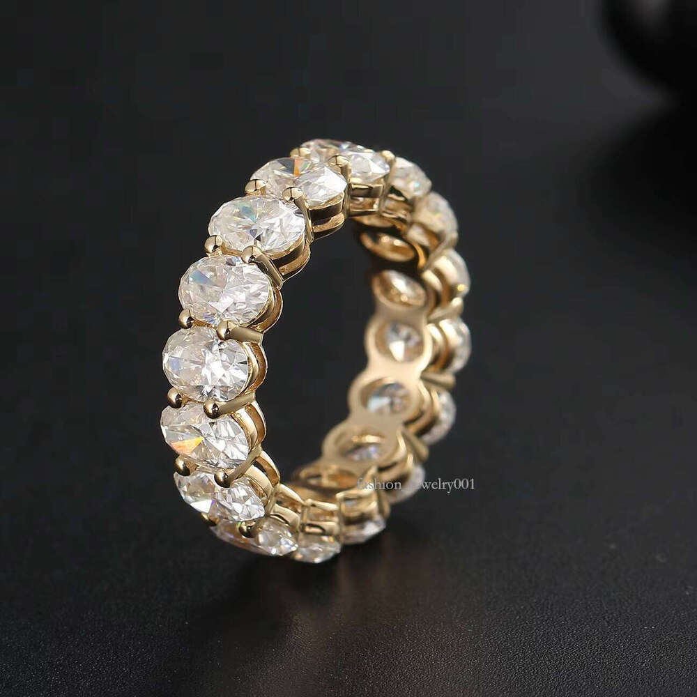Luxurious Full Silicon Stone Diamond Ring with Band