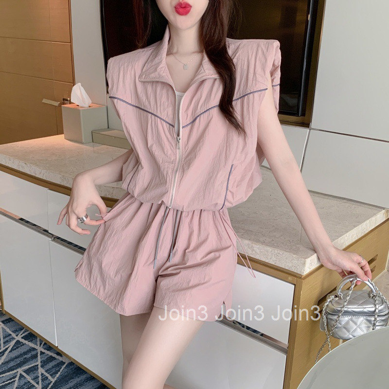 New Summer Shorts Two-Piece Sports Stand Collar Zipper Sleeveless Top Elastic Waist Shorts Set for Women Casual