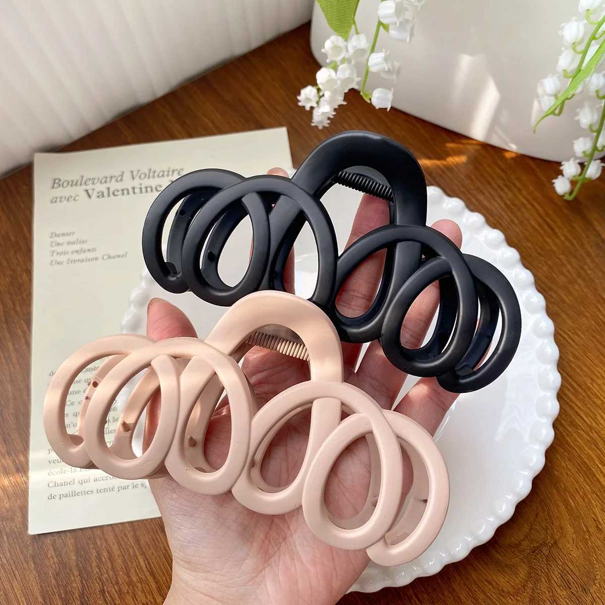 Frosted Hollow Hair Claw Bow Hair Clip Crab Elegant Hairpin Women Barrette Solid Headband Simple Korean Fashion Hair Accessories Z250729