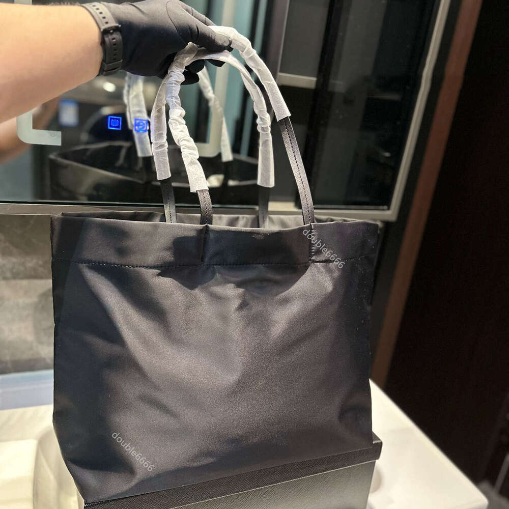 Luxury Designer Bag nylon Canvas Shoulder Bag Cool High capacity city Bag Women Handbag Black tote Bags Crossbody Fashion Purse Handbags clutch bag traveling bag