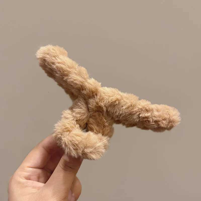 Molans Large Plush Hair Claw Shark Clip Simple Barrettes Crab Hair Clips For Women Hairgrips Autumn Winter Hair Accessories Z250729