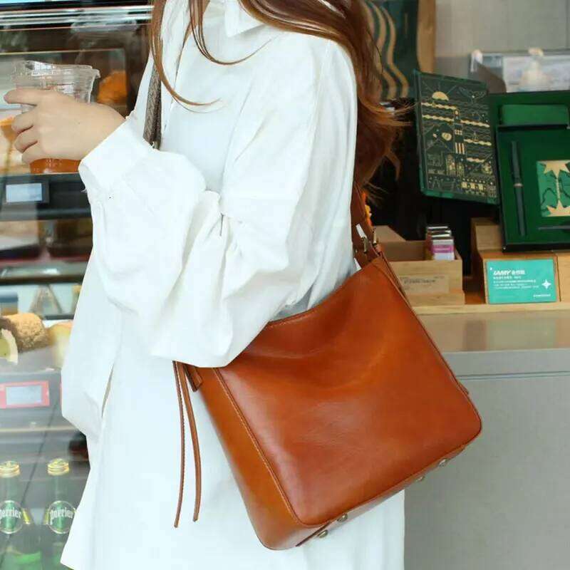 Genuine Leather Women's Designer Shoulder Bag Vintage Style High Quality Cowhide Women Crossbody Bags 8803