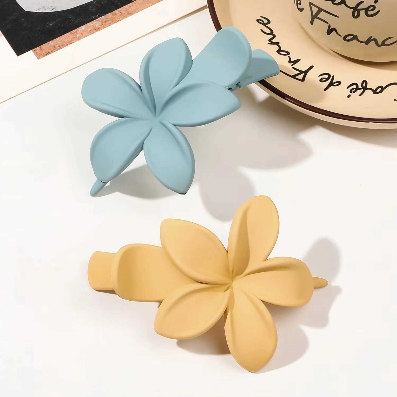 Fashion Frosted Plastic Flower Shape Hair Clips Girls Hair Claw Duckbill Clip Cute Hair Accessories No-Slip Barrettes Hairpins Hair Accessories Z25072
