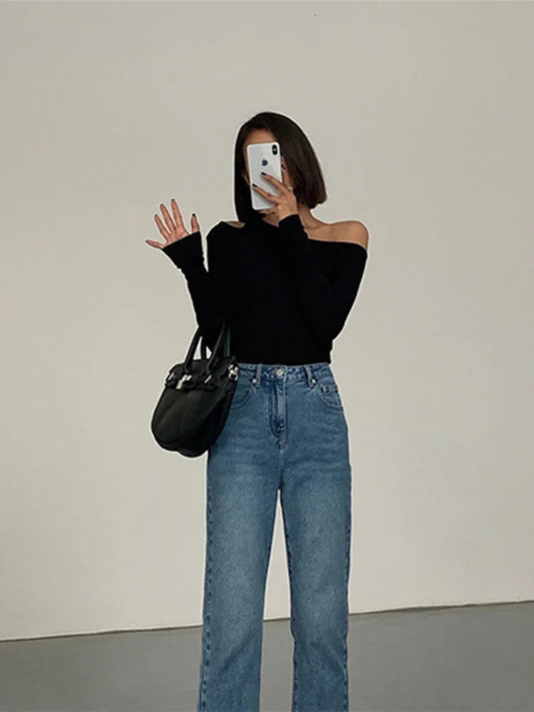Fashion Skew Collar Offshoulder Longsleeved Tshirts Women Spring Solid Slim Fit Crop Top Sexy Hollow Out Tees Shirts 250729