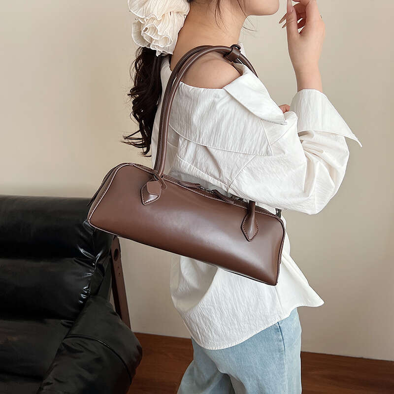 designer bag Niche Design French Style Sausage Underarm 2025 Spring Summer New Fashion Handbag Shoulder Baguette Bag