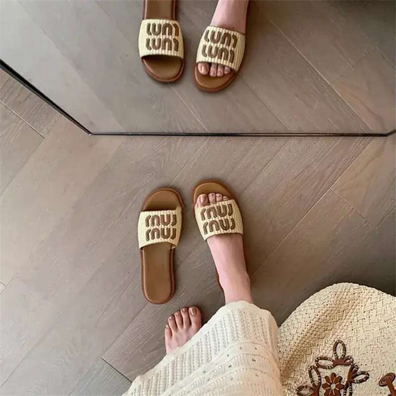 Designer free shipping 2025 new fashionable flat bottomed casual woven sandals indoor outdoor slippers for women