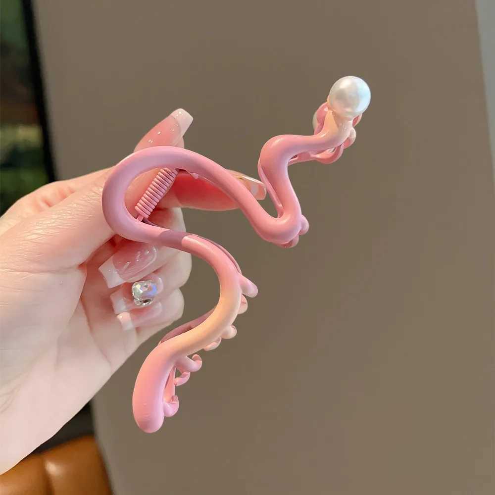 Women Rainbow Love Large Hair Claws Elegant Pink Ponytail Hair Crab Colorful Shark Clip for Girls Hairpin Hair Accessories Gifts Z250729