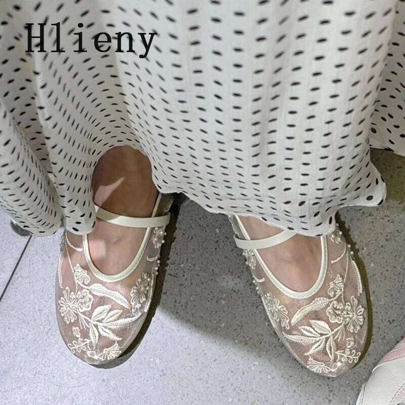 Hlieny Woman Design Embroidery Flowers Pearl Mesh Round Tor Buckle Strap Ballet Flats Loafers Ladies Mary Jane Shoe Mules Sandal