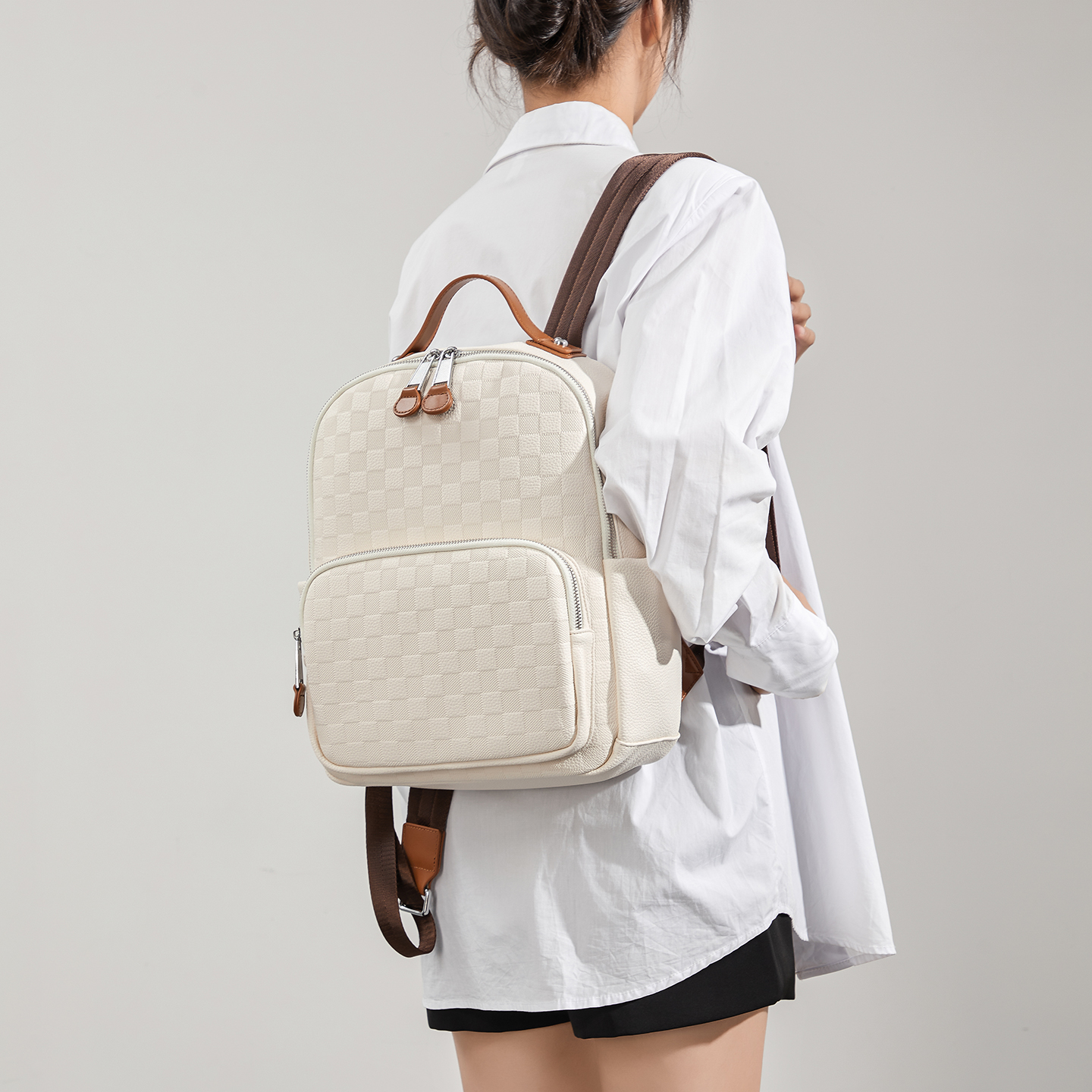 Advanced genuine leather women's backpack, new niche commuting computer backpack, casual versatile backpack