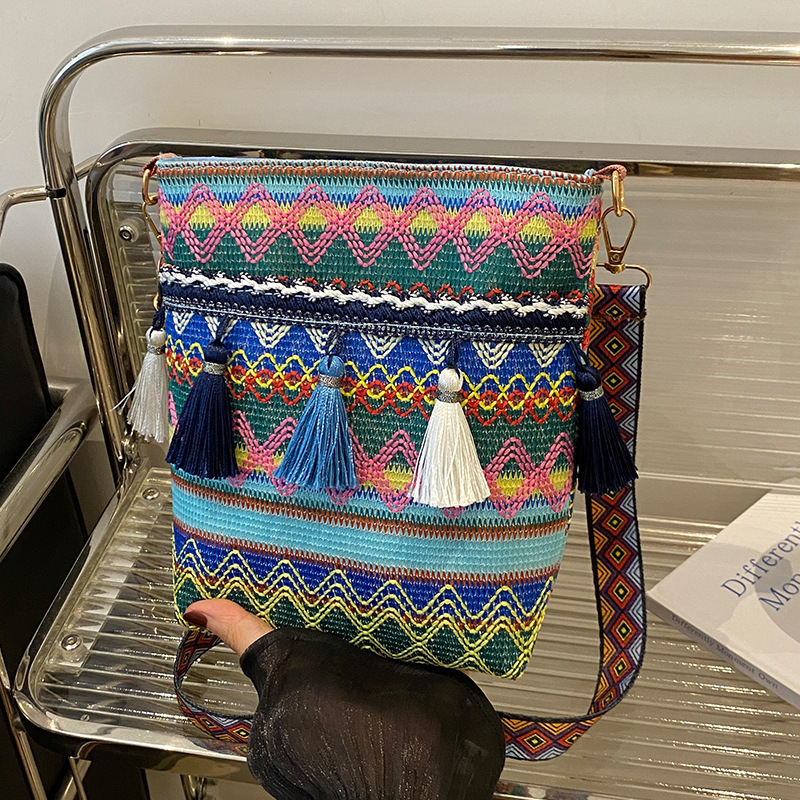 Large fashion capacity ethnic style bag tassel single shoulder bucket bag designer bag retro commuting crossbody bag women s handbag