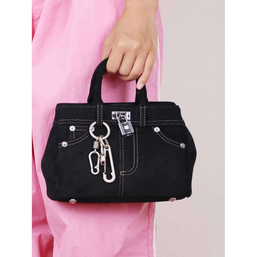 2024 autumn and winter new niche design Korean fashion suede veet leopard print platinum portable crossbody bag lock key p