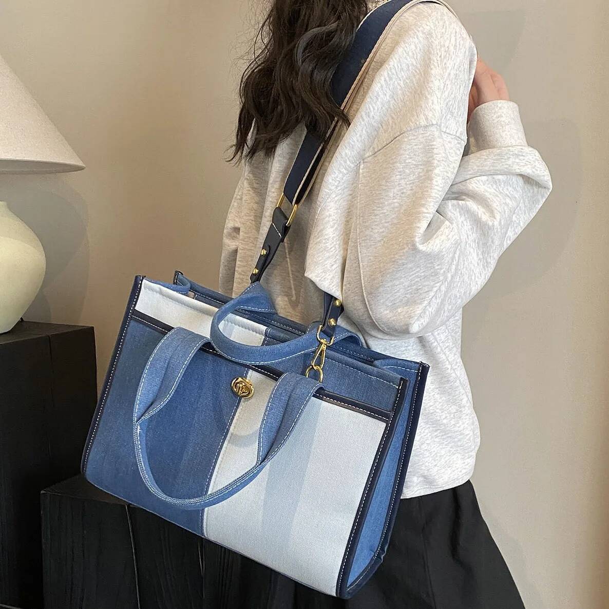 Fashion Contrasting Color Splicing Denim Handbag Women's Shoulder Crossbody Commuter Casual Tote Bag high-quality