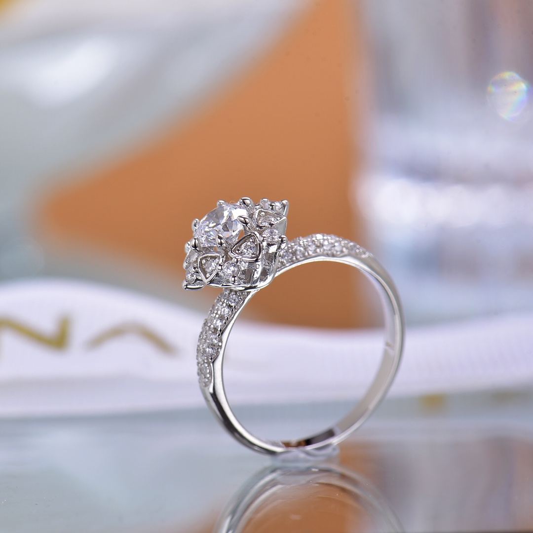 Snowflake - style Moissanite Ring - 0.5ct Center Stone, 925 Sterling Silver, Exquisitely Sparkling, Perfect Gift for Valentine's Day or Weddings