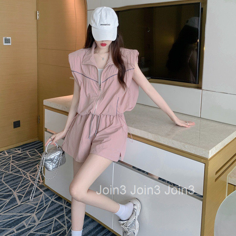 New Summer Shorts Two-Piece Sports Stand Collar Zipper Sleeveless Top Elastic Waist Shorts Set for Women Casual