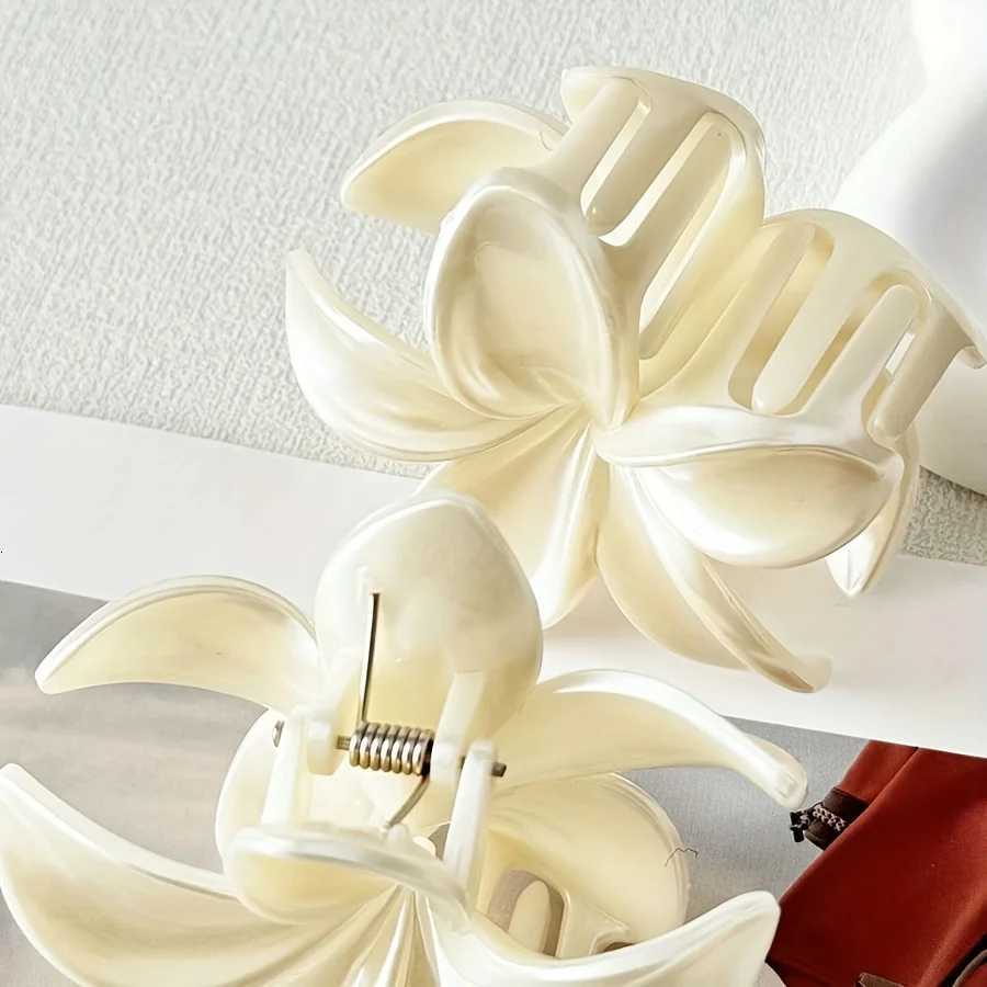 1pc Acrylic Flower Hair Claw Elegant Chic Large Size Floral Design Versatile Hair Accessory for Half-Up Hairstyles Z250729