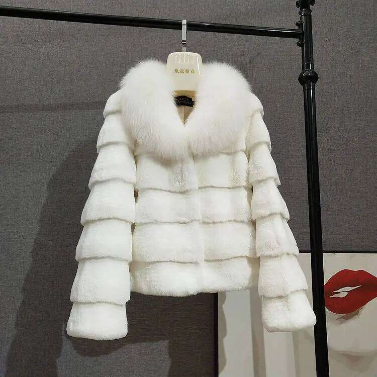Korean Style Women's White Short Fur Coat New In And Jackets For Winter Woman Coats Women"S Outerwear Outerwears Furs Faux