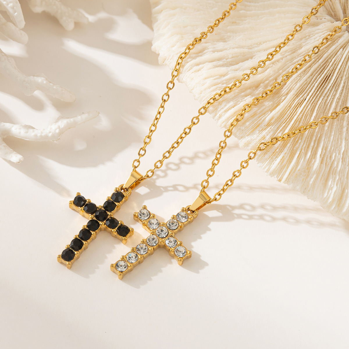 304 Stainless Inlaid Dia Necklace for Women, Titanium Steel Non-Fading Cross Pendant Clavicle Chain Jewelry for Women