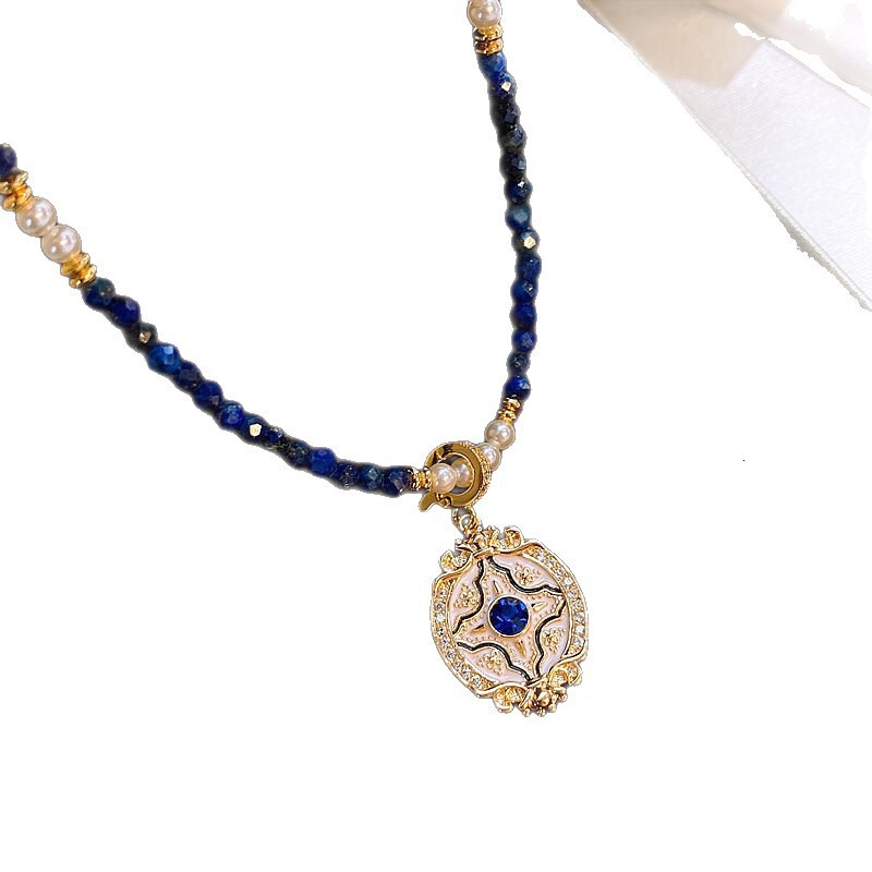 2025 New Vintage Micro Inlaid Pendant Blue Beaded Niche Design Light Collarbone Chain High-end Necklace Jewelry for Women