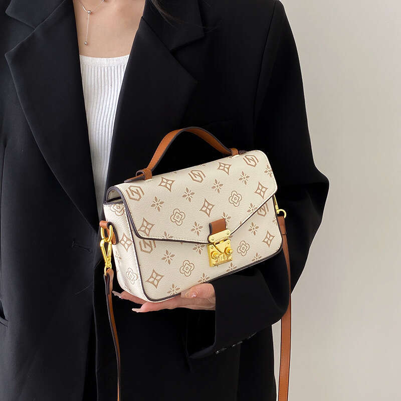 New retro bag, trendy color-blocking printed small square bag, high-end and fashionable commuting crossbody bag