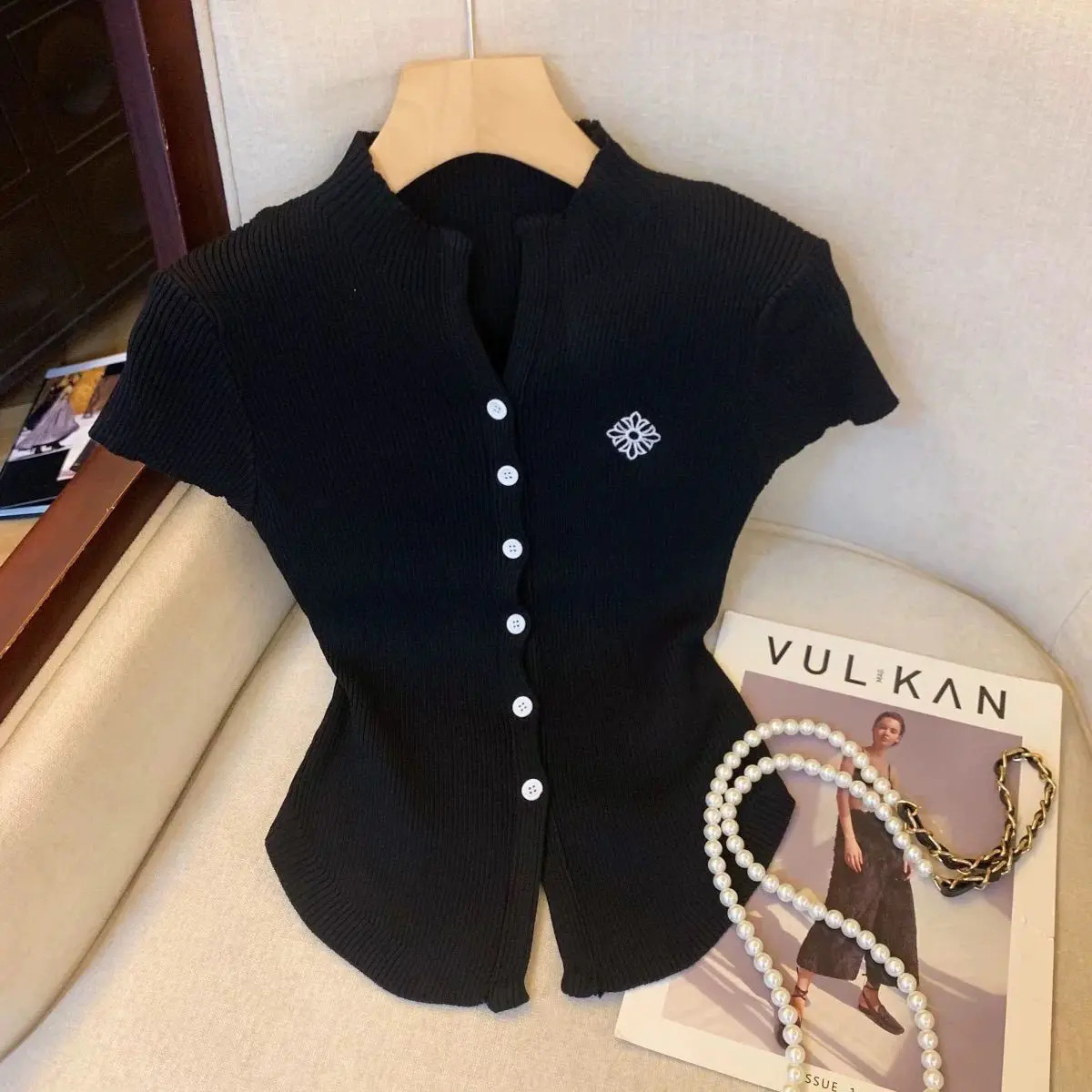 Summer Korean Buttons Vneck Short Sleeve Knitting Cardigan Female Temperament Slim Embroidered Top Tee Women Clothes Sweater 250724