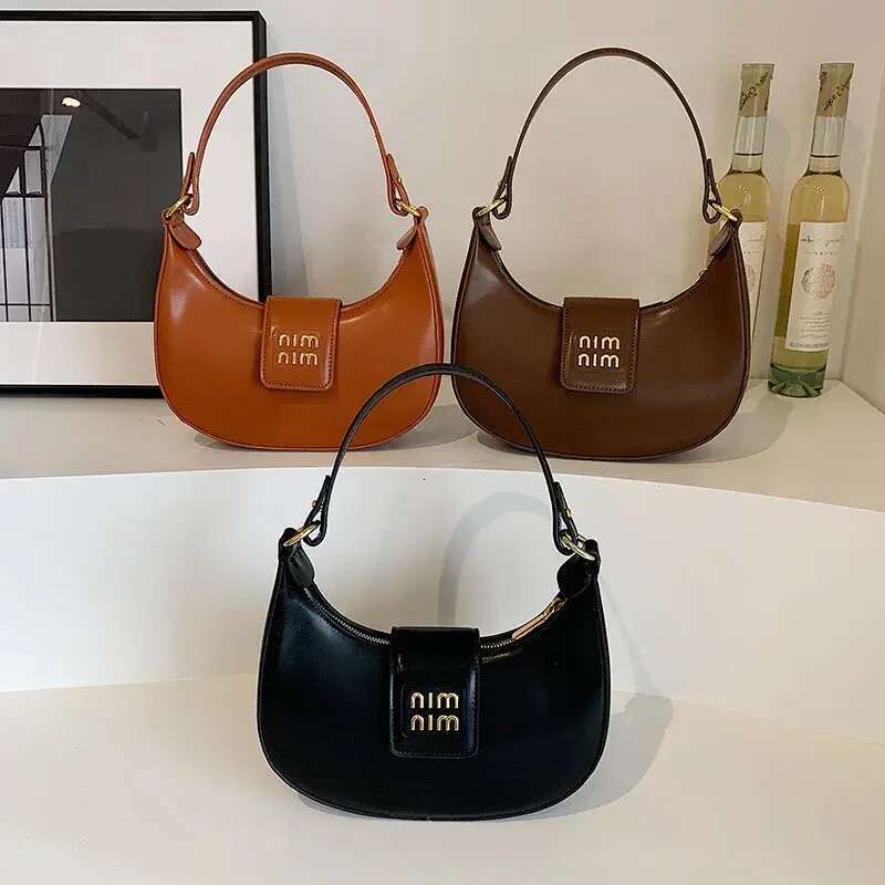 Designer 2025 Shoulder High Quality Women's handbag Purse Leather Metal badge Hobo Crossbody Black Classic Underarm Bag Shopping bag